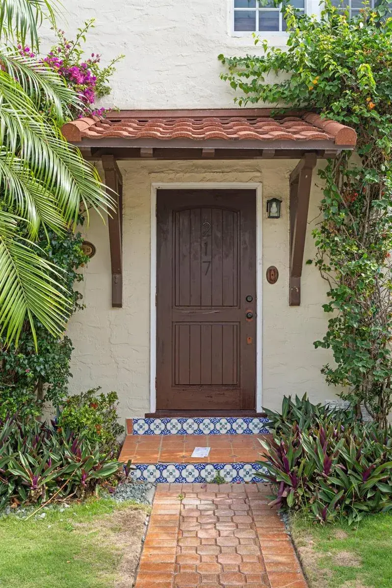 217 Lytton Court, West Palm Beach FL 33405