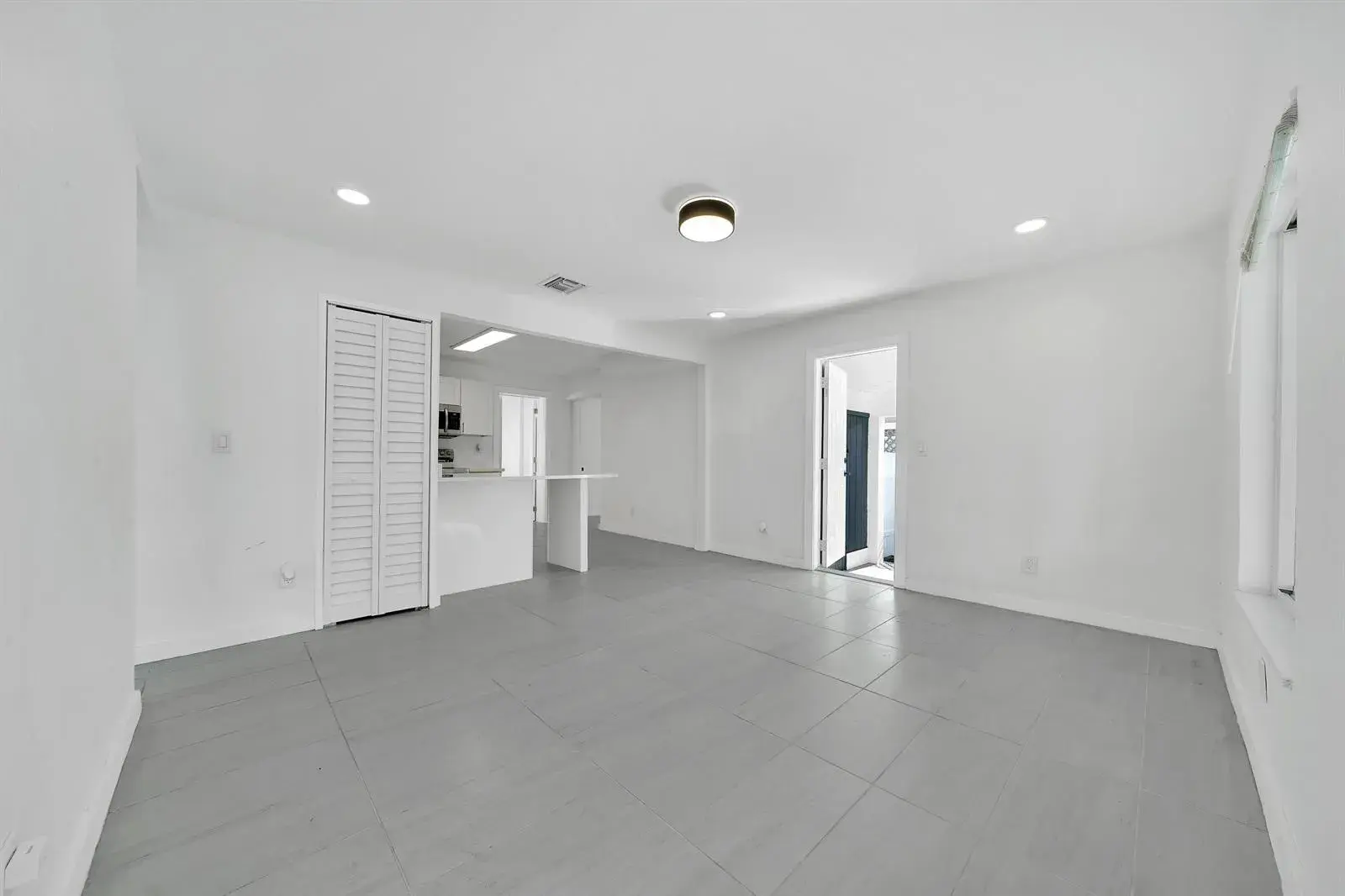 1108 NE 16th Street, Fort Lauderdale FL 33304