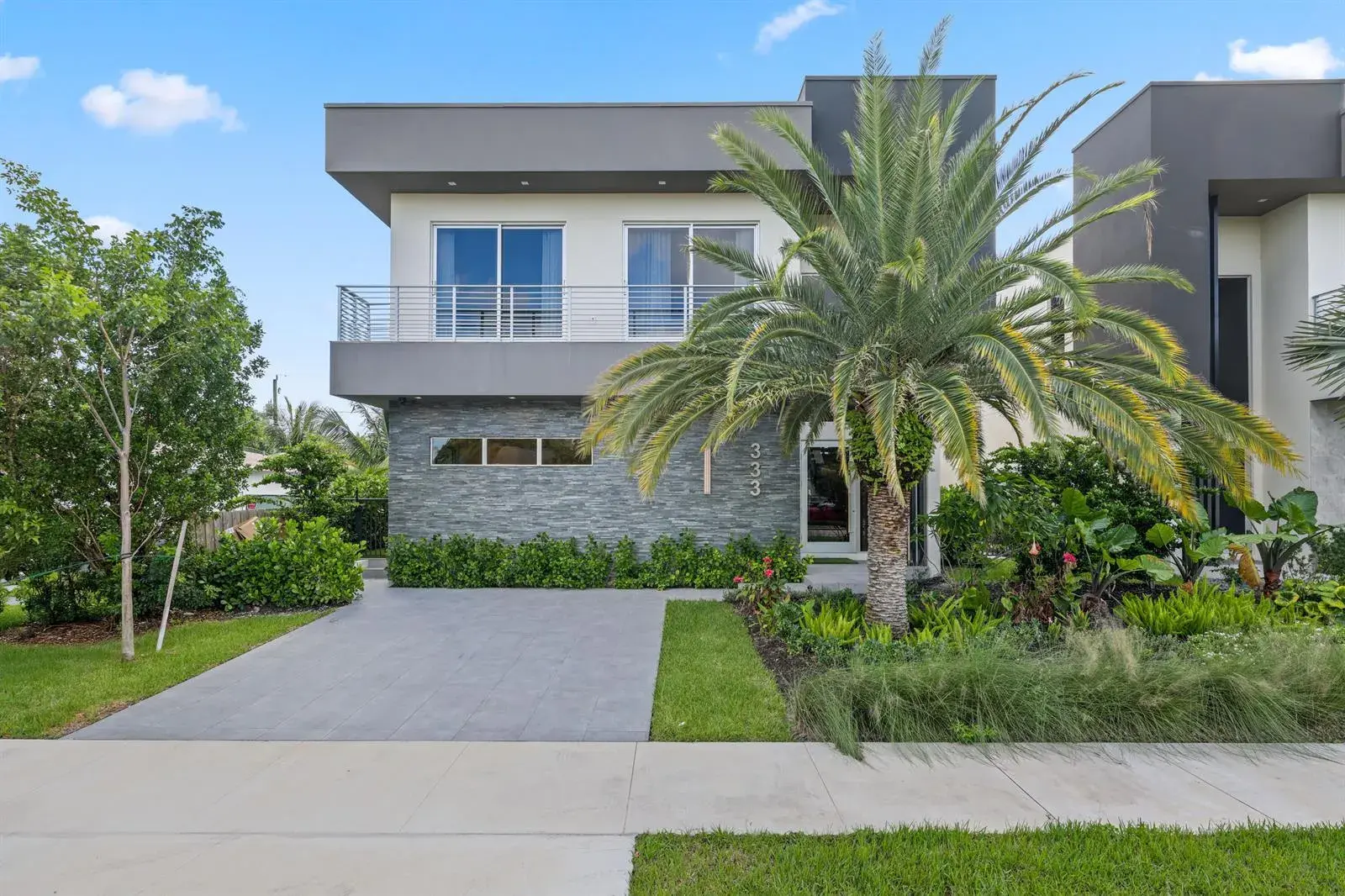 4 bedroom 4 bath for sale at 333 S Swinton Avenue, Delray Beach FL 33444