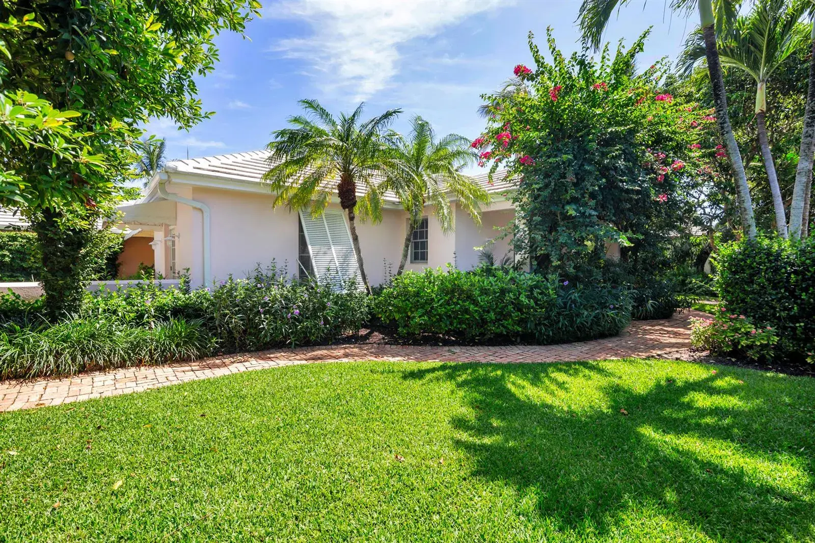 4 bedroom 4 bath for sale at 243 Garden Road, Palm Beach FL 33480