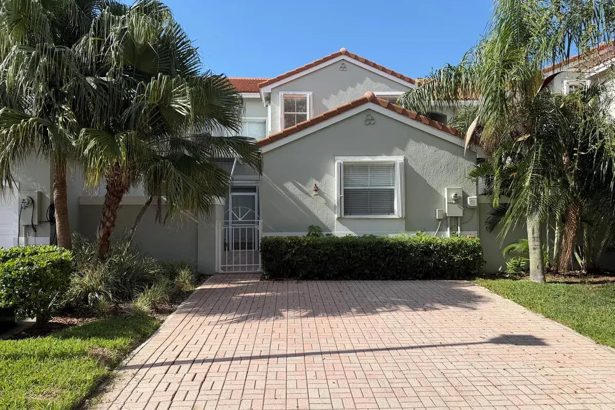 940 Doveplum Court, Hollywood FL 33019