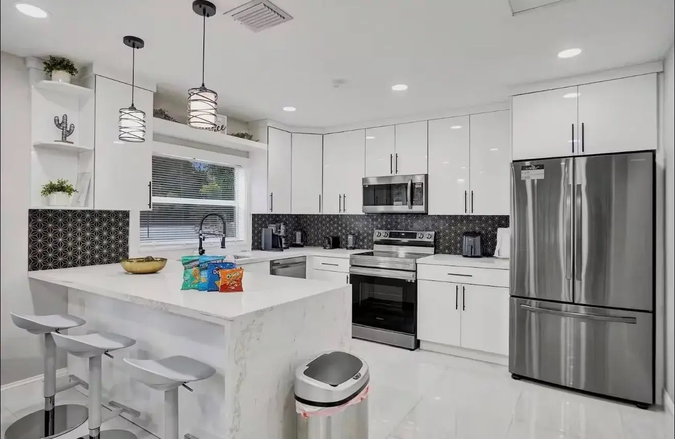 3 bedroom 2 bath Residential Lease for rent at 1701 Jefferson Street, Hollywood FL 33020