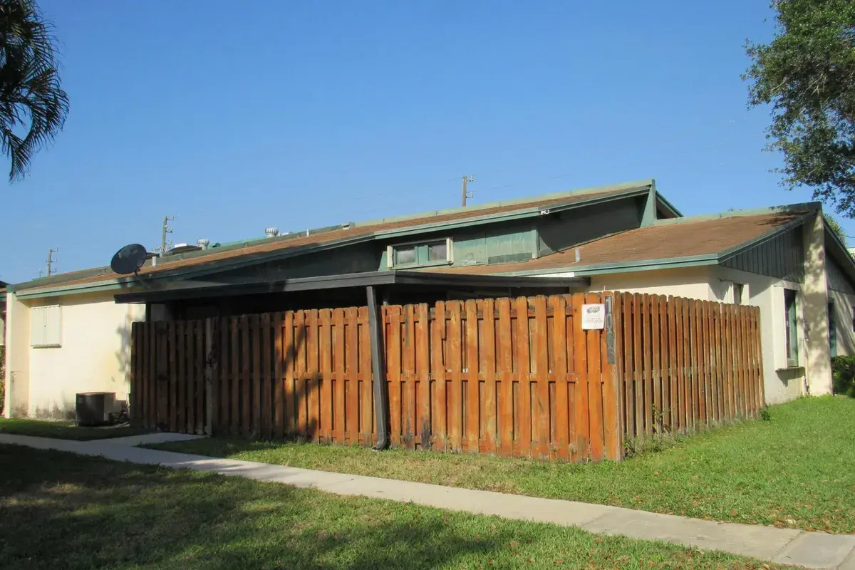 1065 Manor Drive, Palm Springs FL 33461