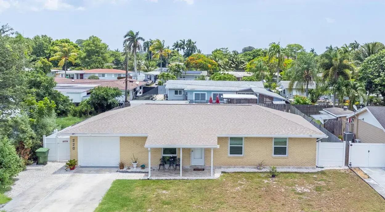 4 bedroom 3 bath Residential for sale at 220 Davis Road, Palm Springs FL 33461