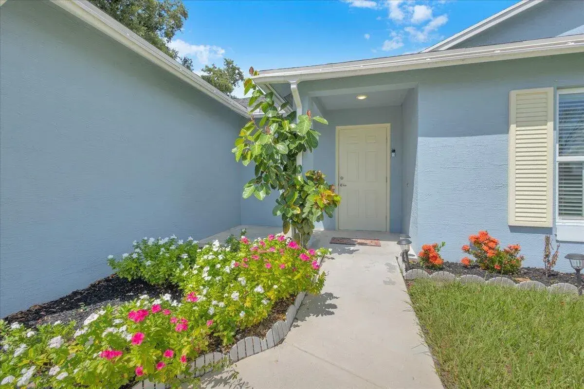 449 SE Whitmore Drive, Port St. Lucie FL 34984
