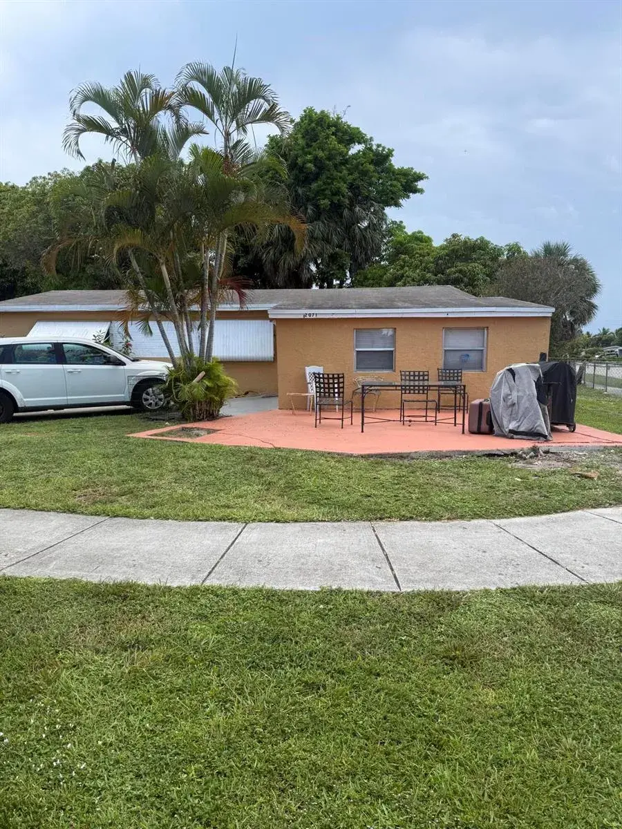 2 bedroom 2 bath Residential for sale at 2071 NW 29th Terrace, Fort Lauderdale FL 33311