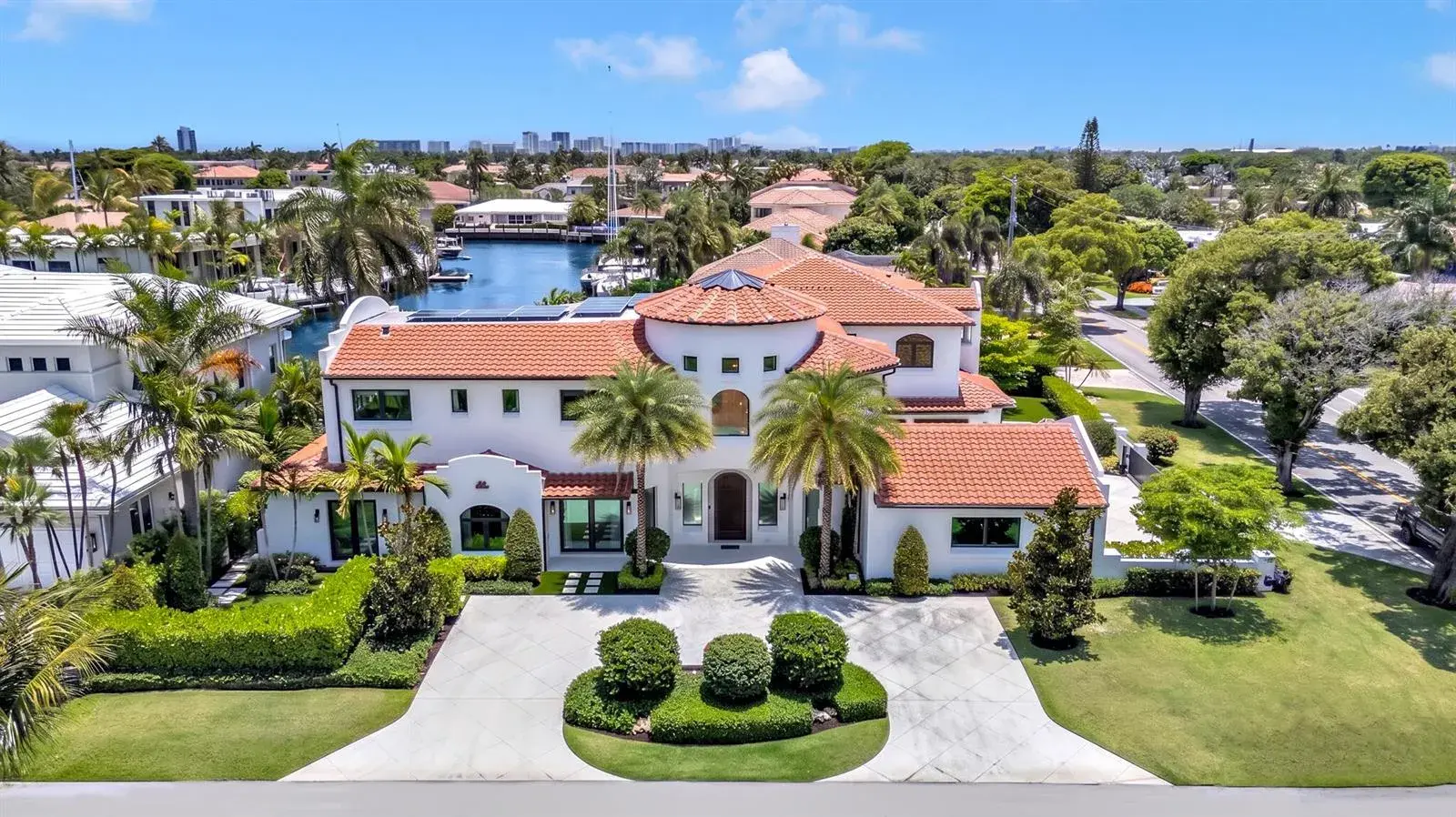 2300 NE 34th Court, Lighthouse Point FL 33064