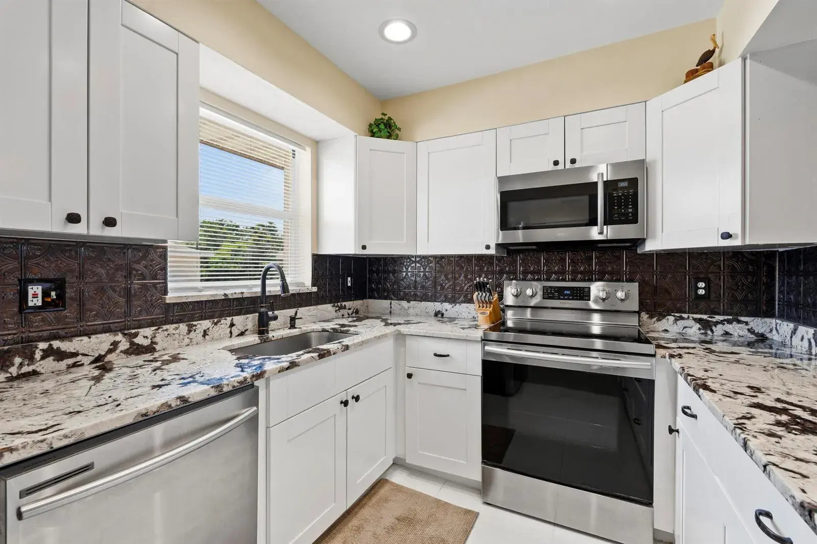 2950 SE Ocean Boulevard # 6, Stuart FL 34996