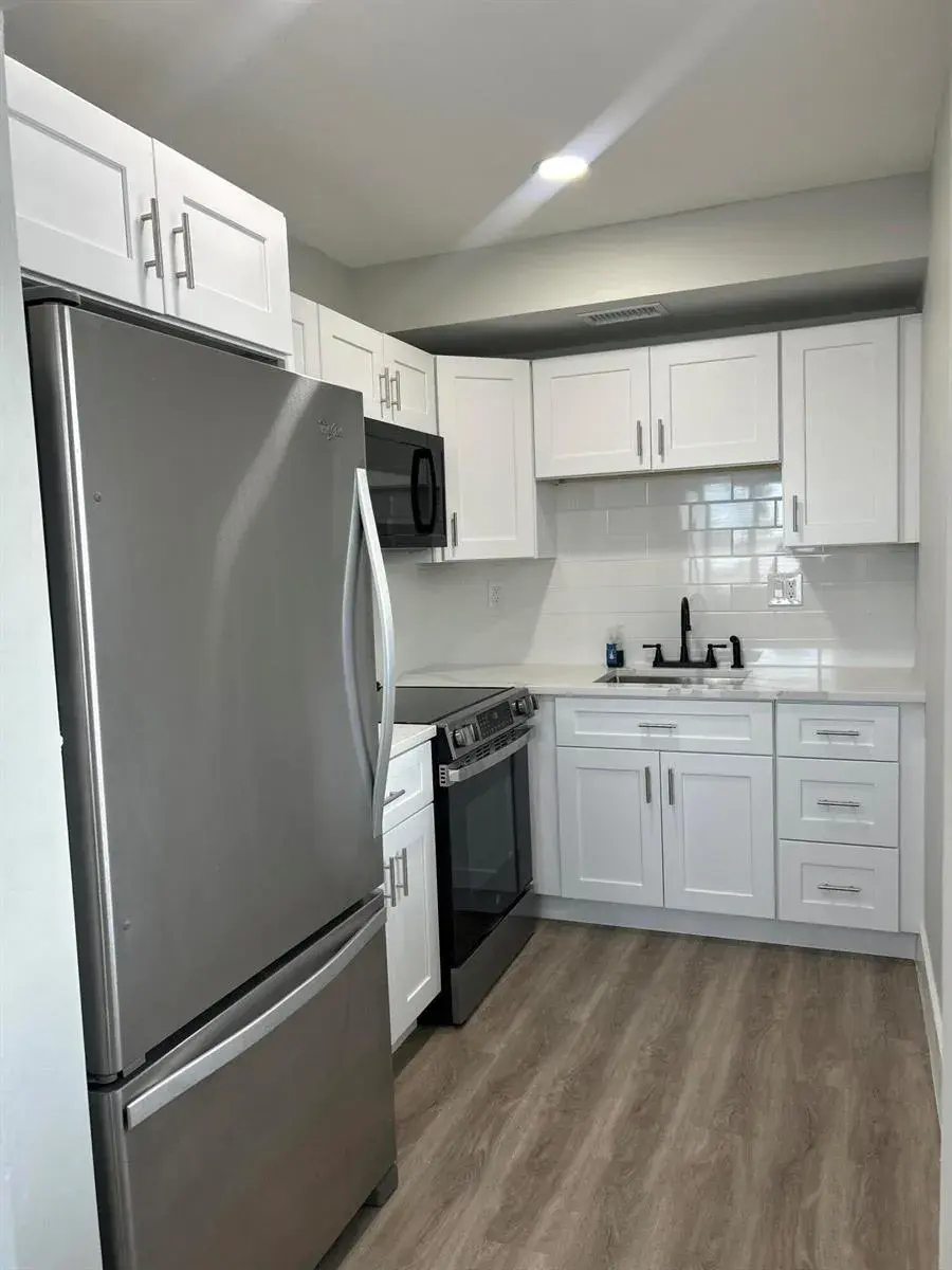 1 bedroom 1 bath Residential Lease for rent at 1980 Sunset Avenue # 12, FL 33461