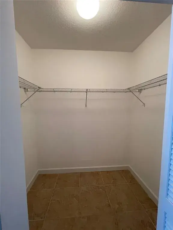 41 SE 5th Street # 1615, Miami FL 33131