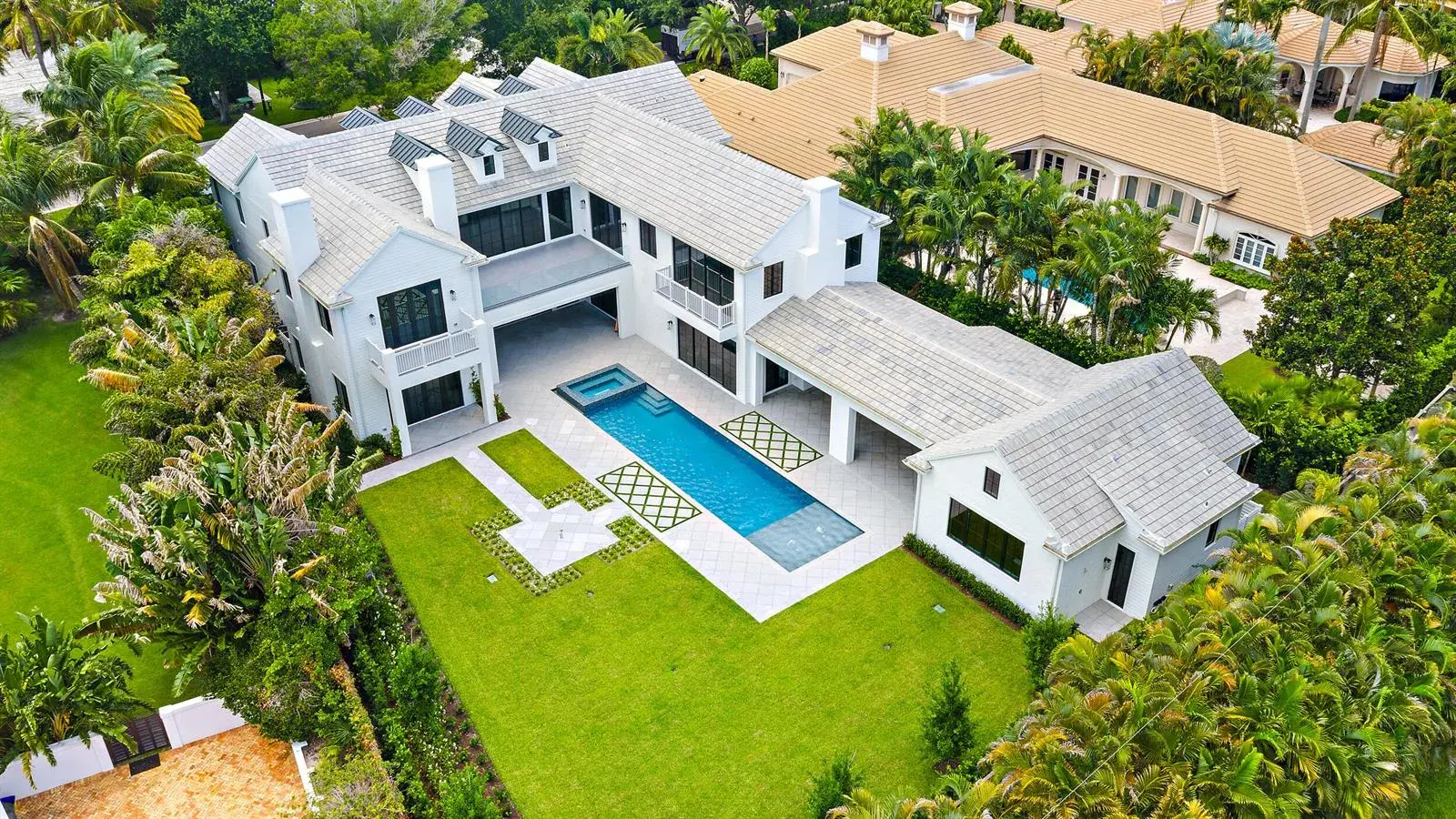 6 bedroom 8 bath for sale at 467 Mariner Dr, Jupiter FL 33477