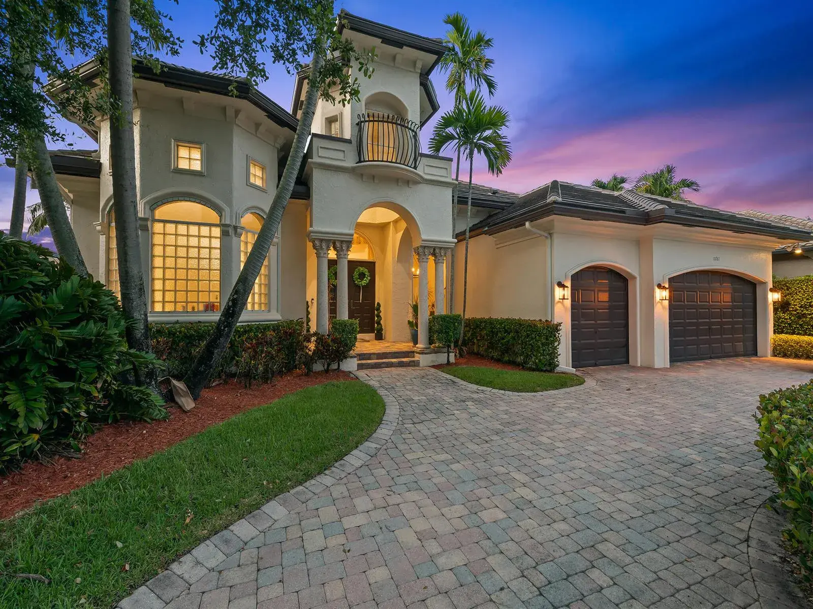 4 bedroom 3 bath for sale at 10787 Blue Palm Street, Plantation FL 33324