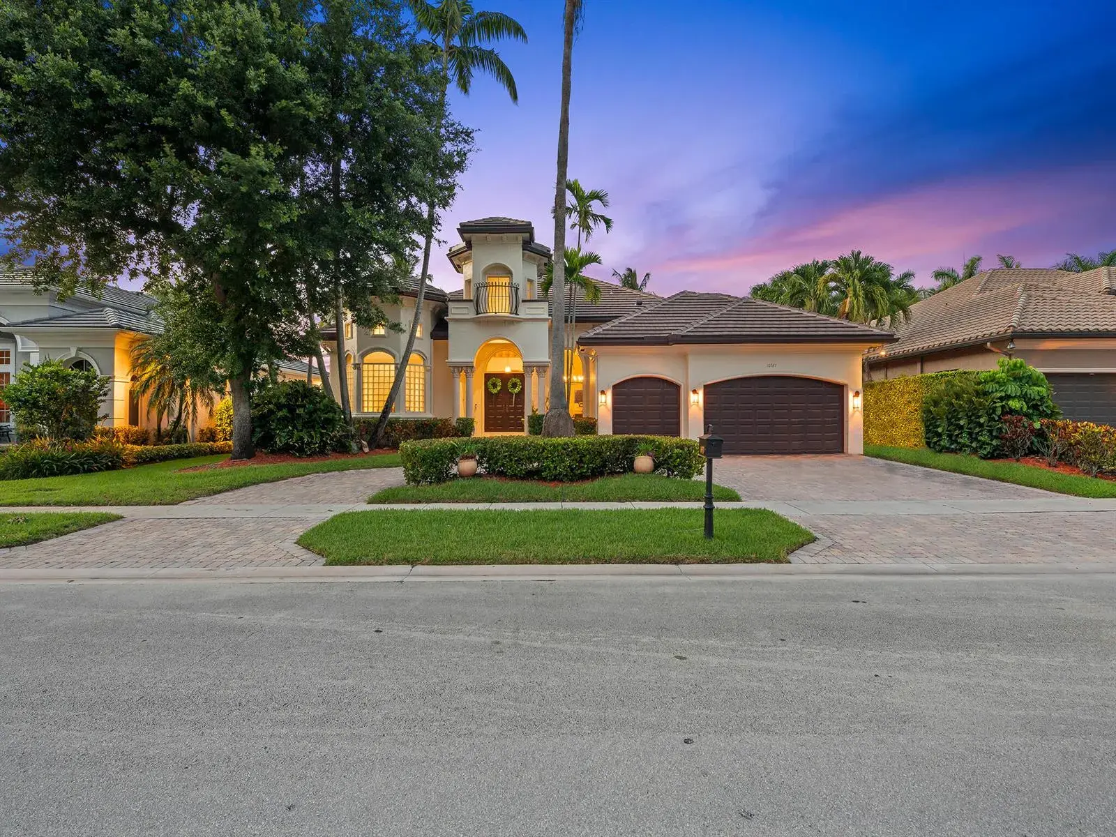 10787 Blue Palm Street, Plantation FL 33324