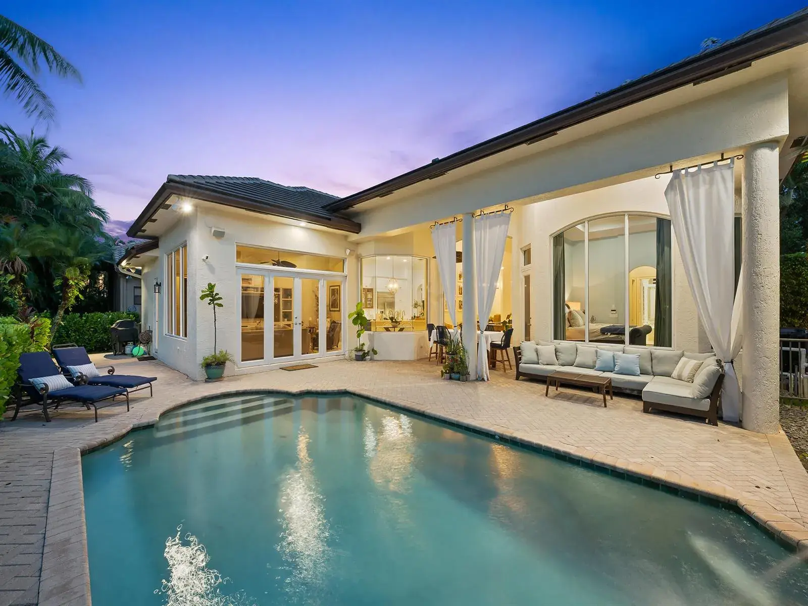 10787 Blue Palm Street, Plantation FL 33324