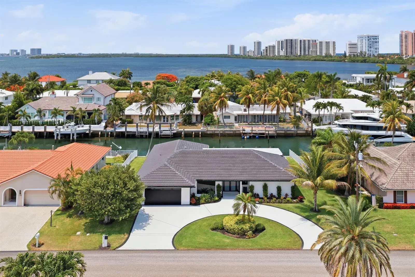 5 bedroom 4 bath for sale at 1170 Fairview Lane, Singer Island FL 33404