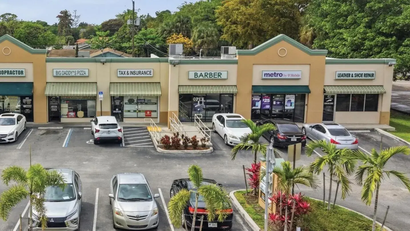 Commercial Sale for sale at 417 N State Road 7 # 417, Margate FL 33063