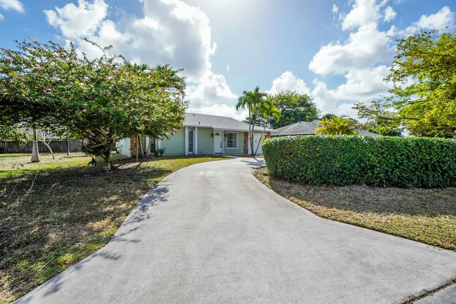 4 bedroom 2 bath Residential for sale at 120 Swan Parkway W, Royal Palm Beach FL 33411