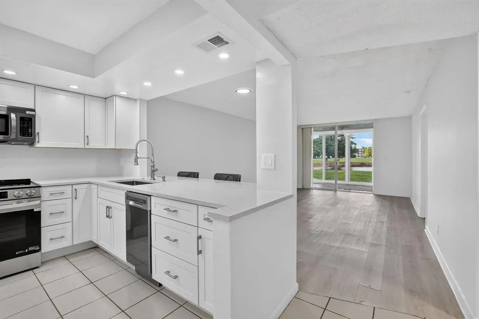 1 bedroom 2 bath Residential for sale at 1700 NW 80th Avenue # 104, Margate FL 33063