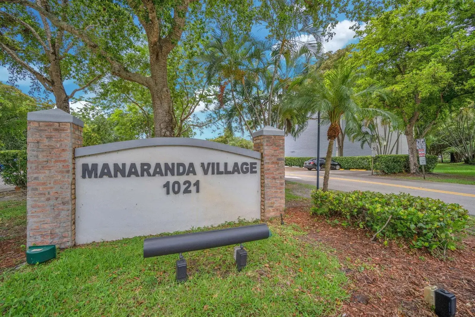 2 bedroom 2 bath Residential for sale at 1021 Mockingbird Lane # 303, Plantation FL 33324