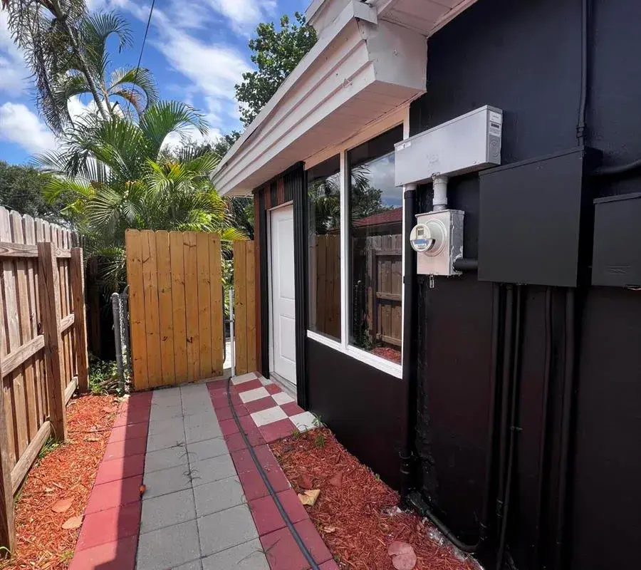 2815 Madison Street, Hollywood FL 33020