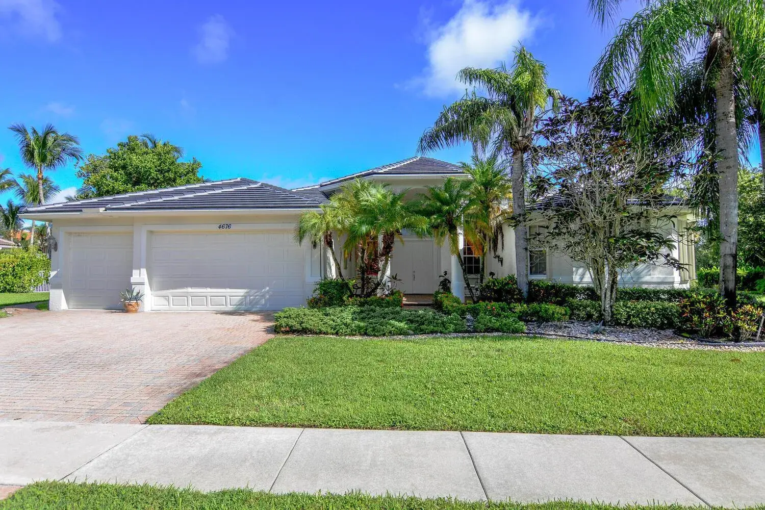 4 bedroom 3 bath Residential for sale at 4676 Manderly Drive, Wellington FL 33449