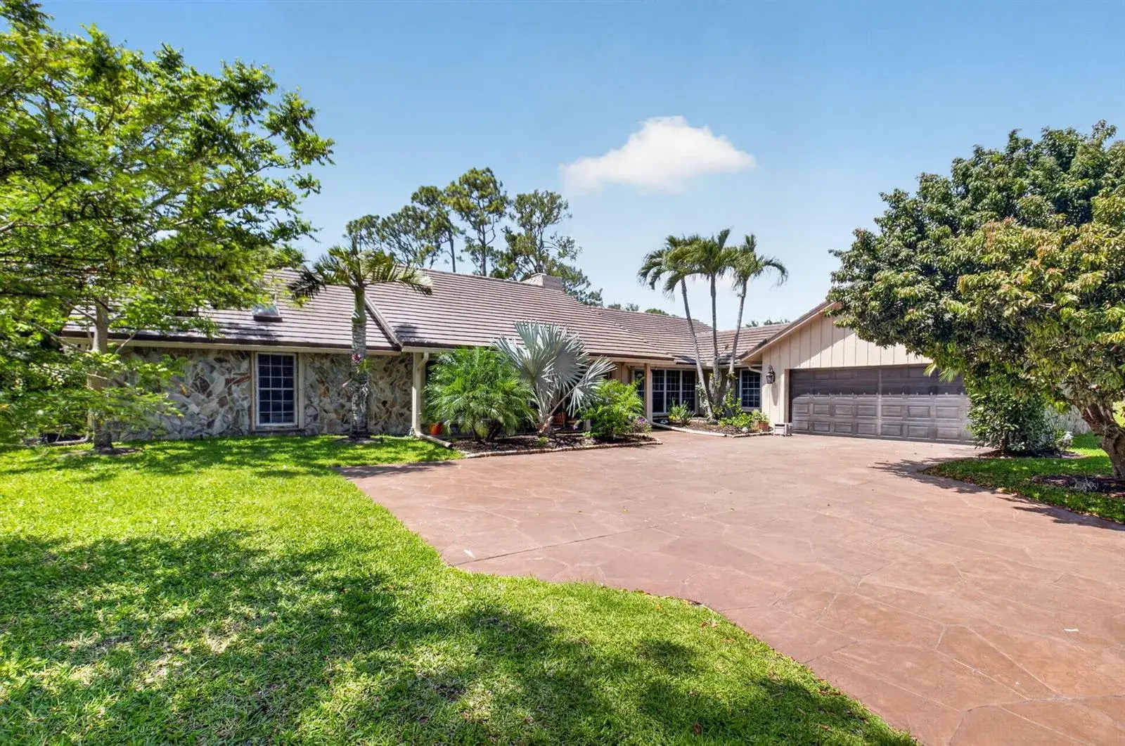 5 bedroom 4 bath for sale at 7332 Estrella Court, Boca Raton FL 33433