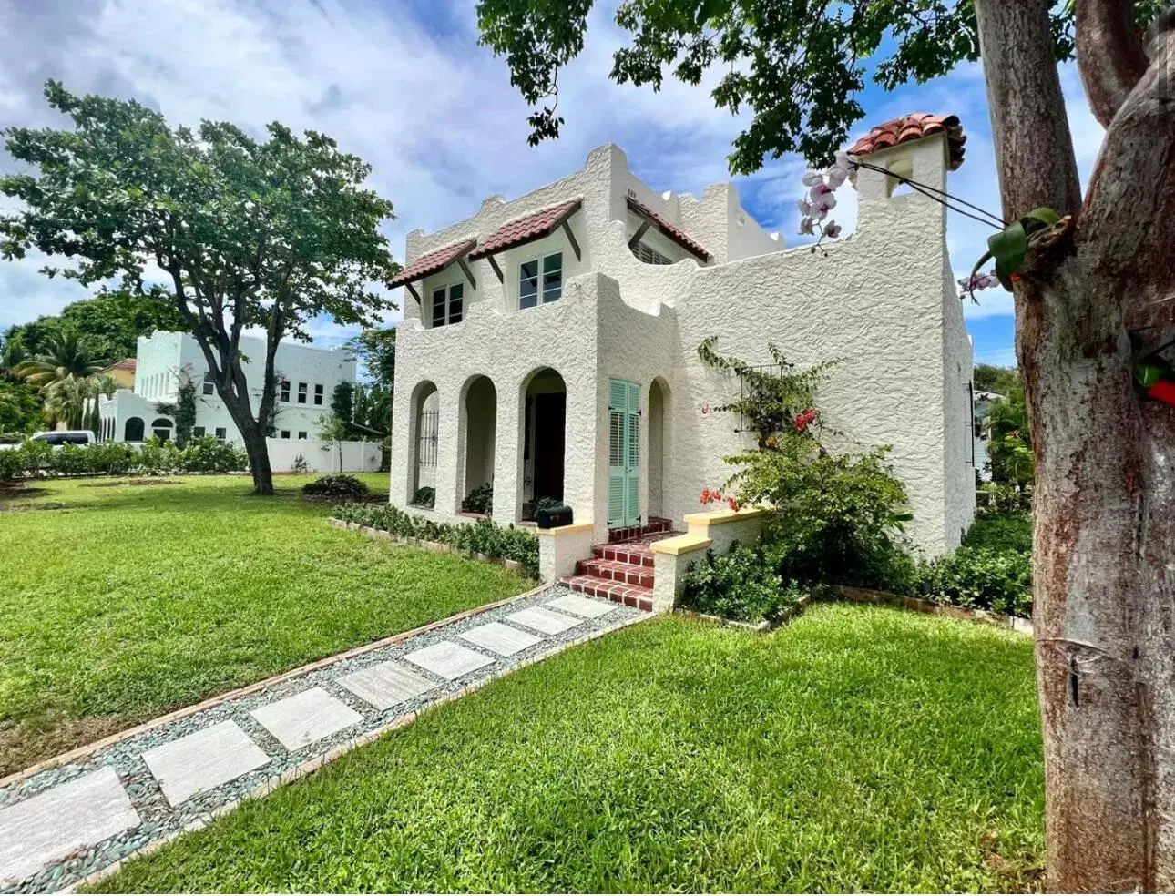 4 bedroom 2 bath for sale at 302 Fordham Drive, FL 33460