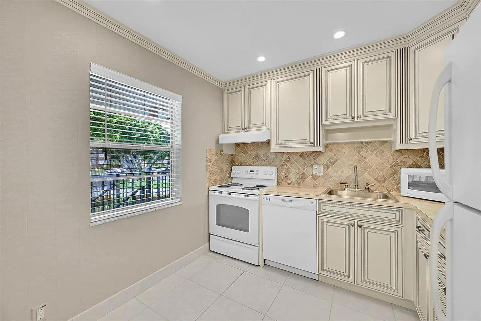 23 Abbey Lane # 202, Delray Beach FL 33446