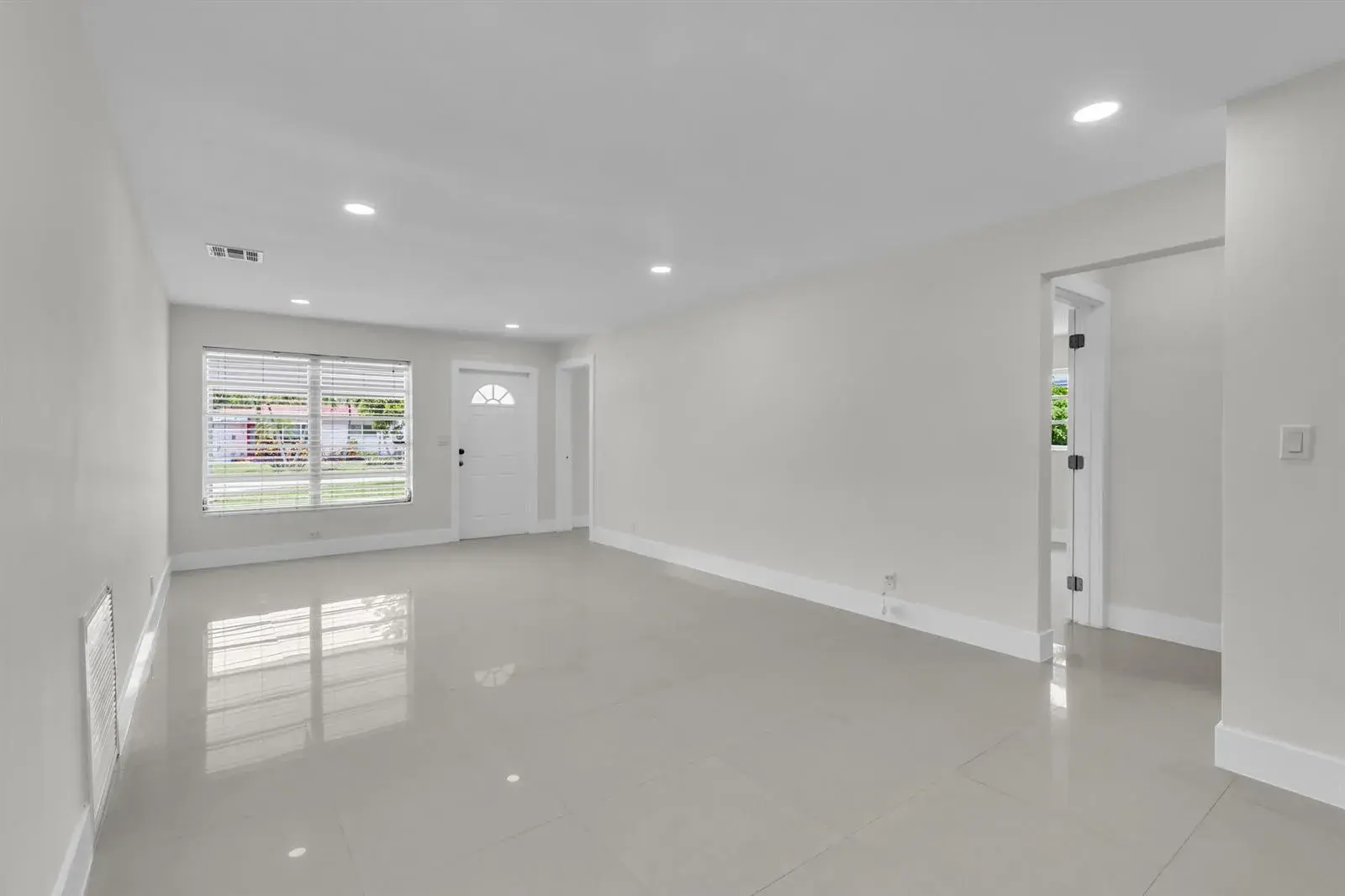 3262 Pierce Street, Hollywood FL 33021