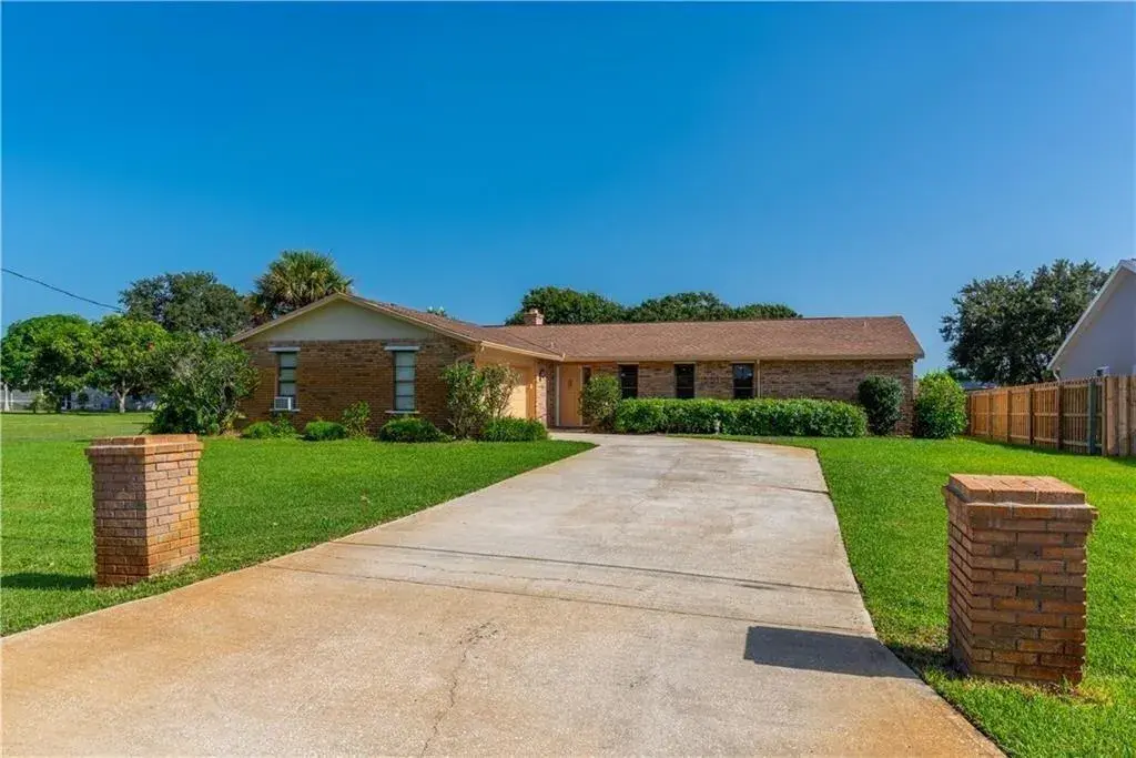 3 bedroom 2 bath Residential for sale at 1531 SE Portillo Road, Port St. Lucie FL 34952