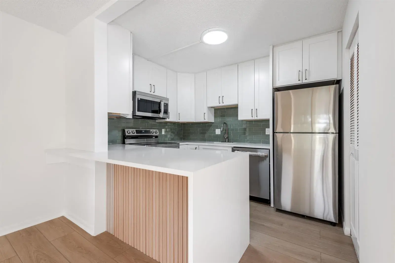 2 bedroom 1 bath Residential for sale at 3561 Tall Pine Way # 2, FL 33463