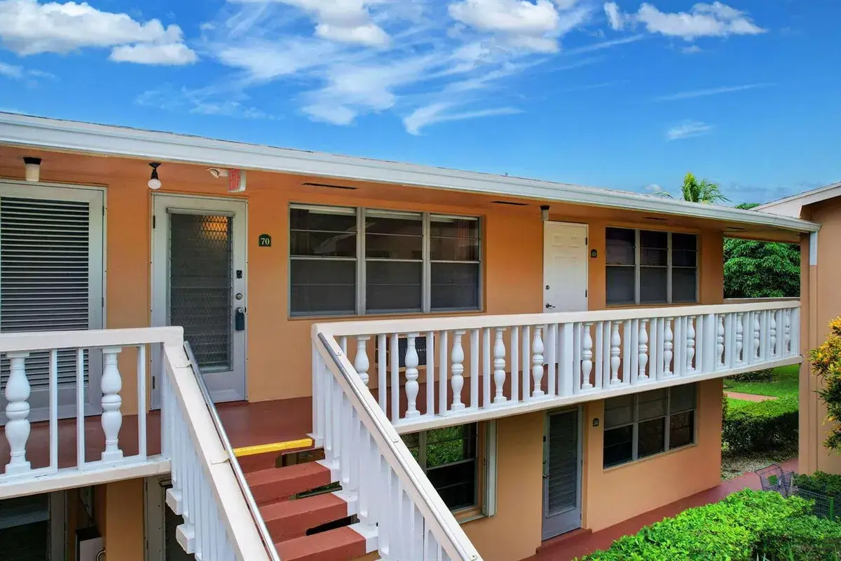 70 Camden C, West Palm Beach FL 33417