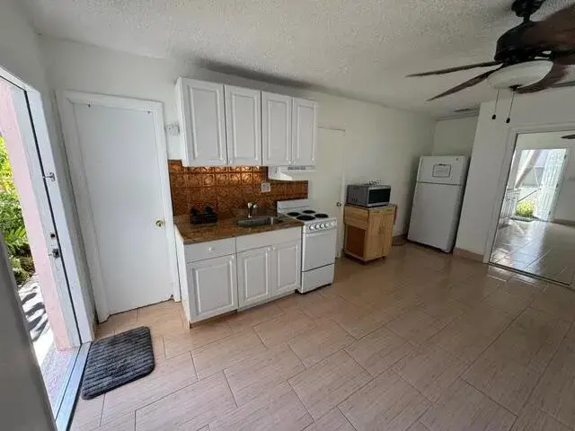 1503 Hayes Street # 3, Hollywood FL 33020