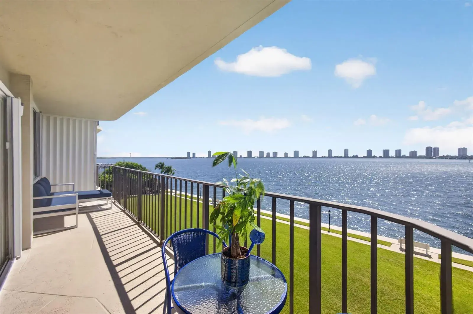 801 Lake Shore Drive # 302, Lake Park FL 33403