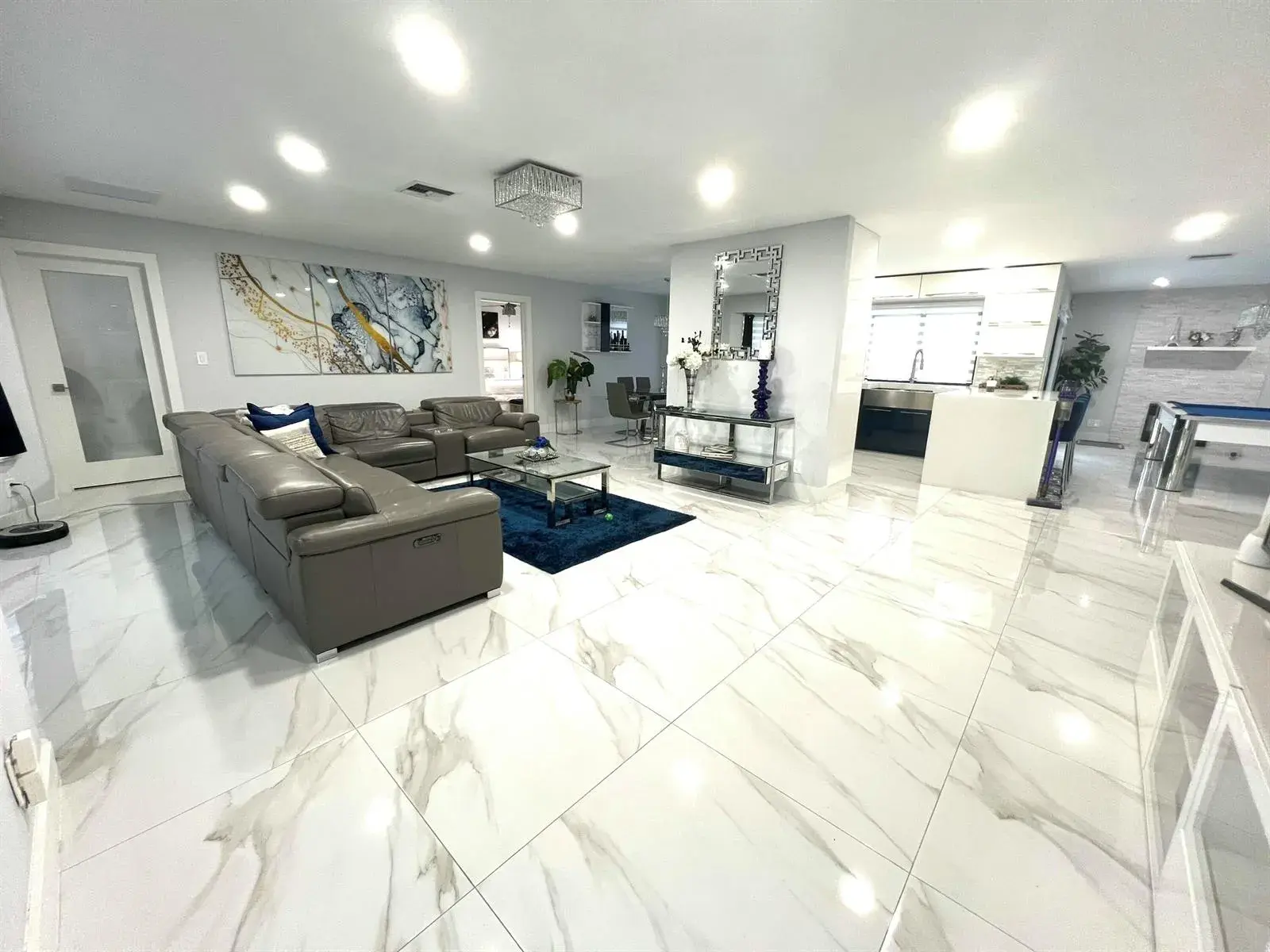 625 W Tropical Way, Plantation FL 33317