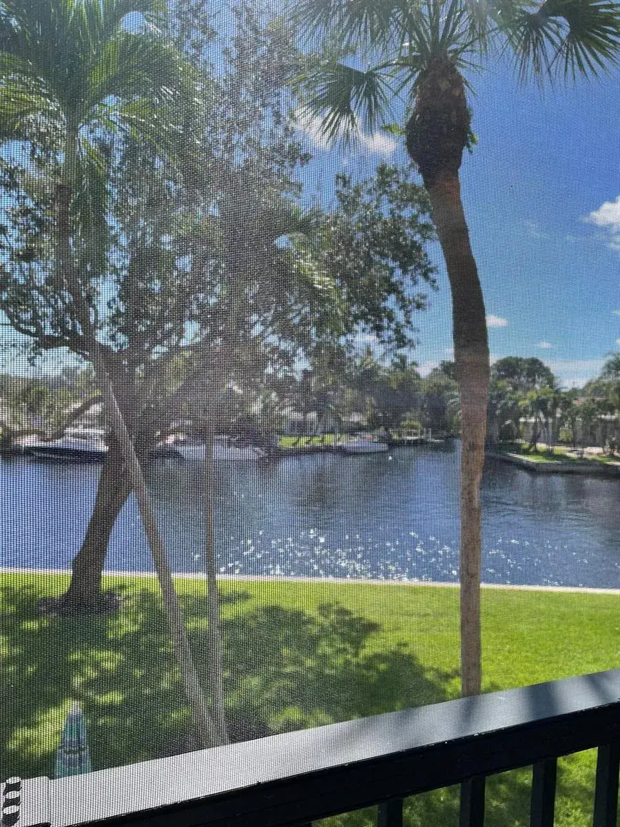 14 Royal Palm Way # 204, Boca Raton FL 33432