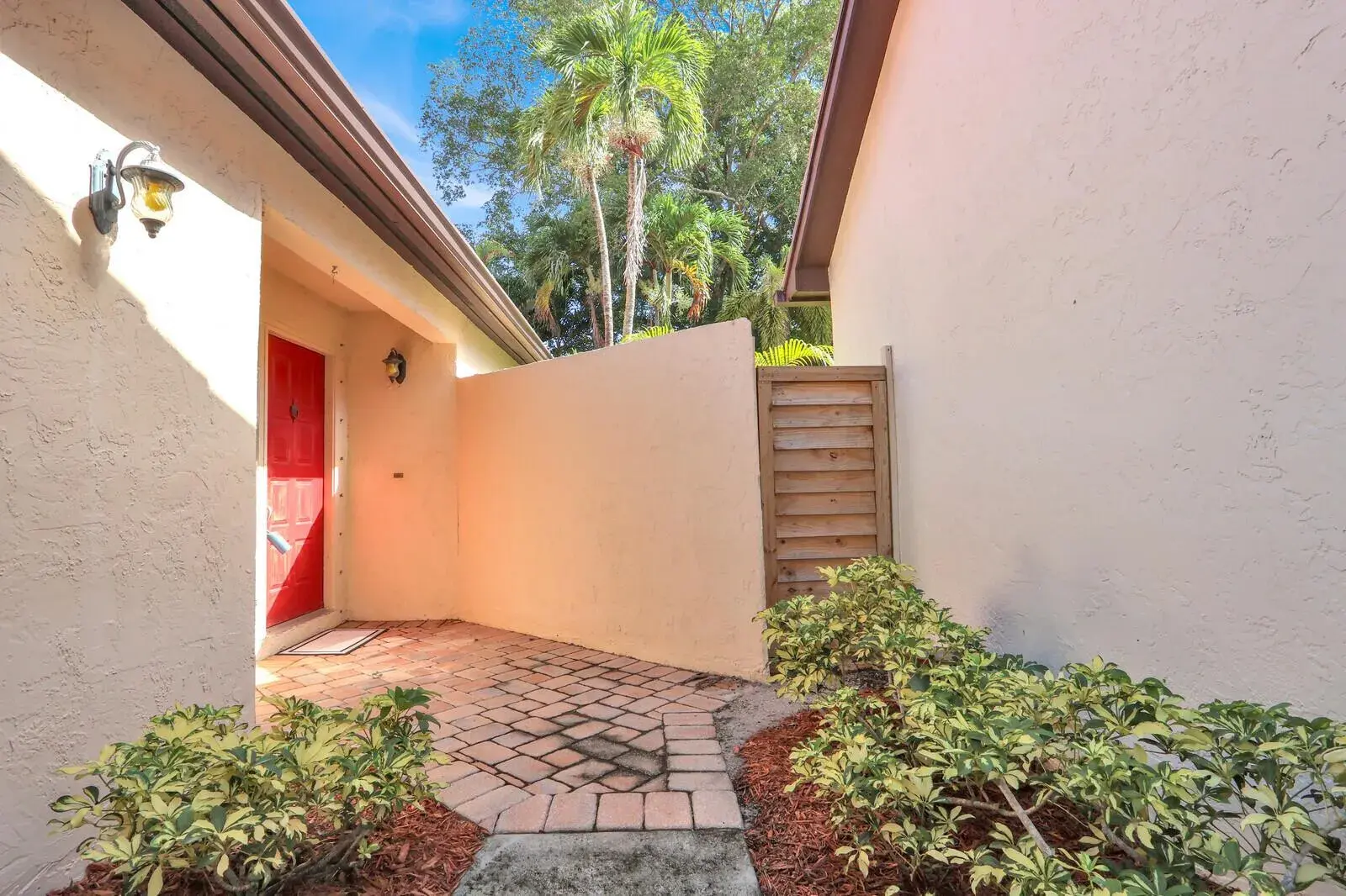 13 Ironwood Way N, Palm Beach Gardens FL 33418