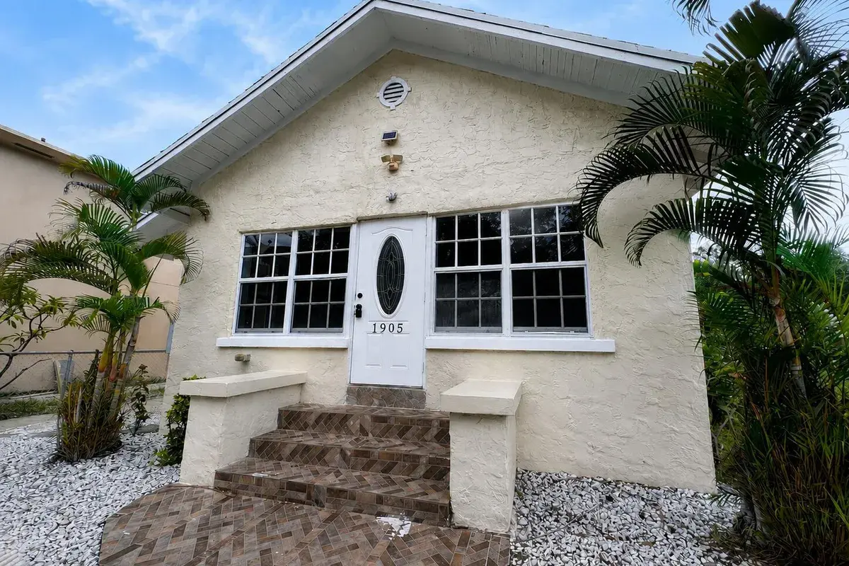 1905 Monroe Street, Hollywood FL 33020