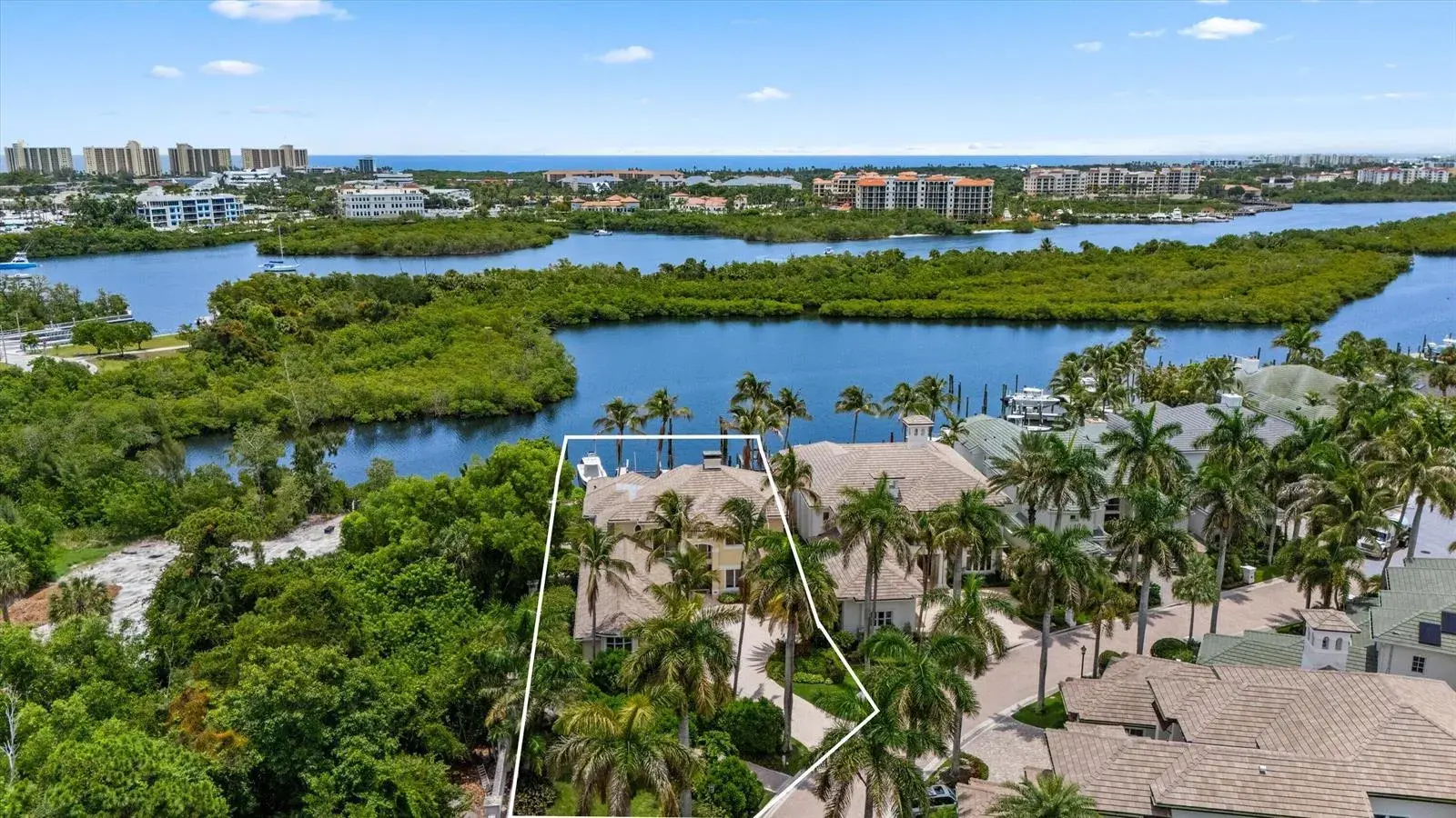 3 bedroom 4 bath for sale at 3551 Jonathans Harbour Drive, Jupiter FL 33477