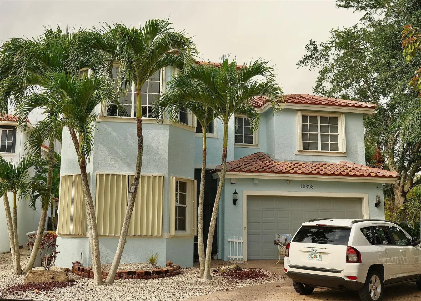 6 bedroom 5 bath for sale at 10898 Lake Wynds Court, Boynton Beach FL 33437