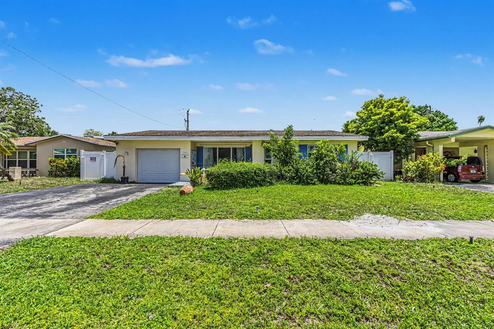 3 bedroom 2 bath for sale at 3201 Liberty Street, Hollywood FL 33021