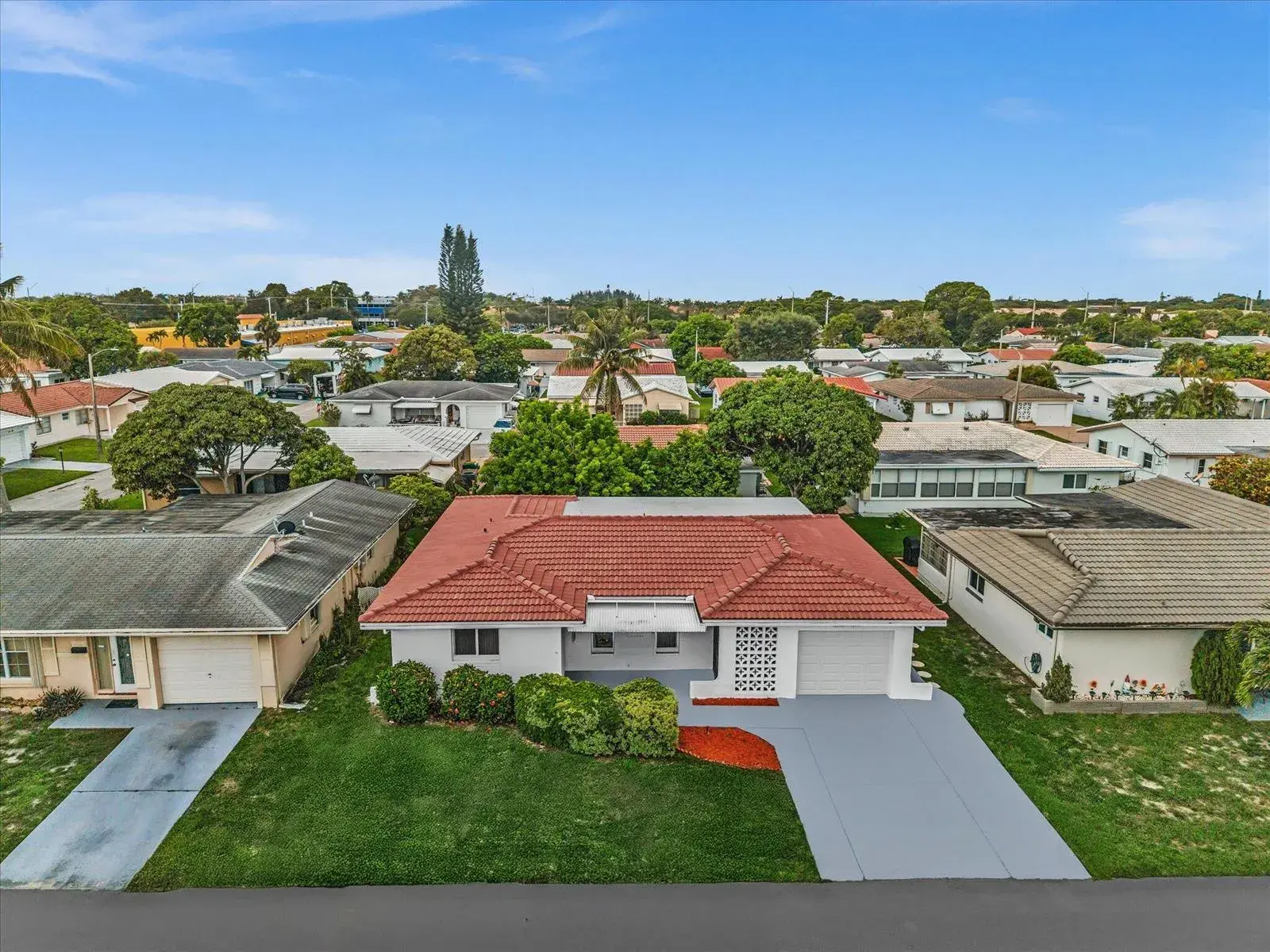 2 bedroom 2 bath for sale at 5715 NW 86th Avenue, Tamarac FL 33321