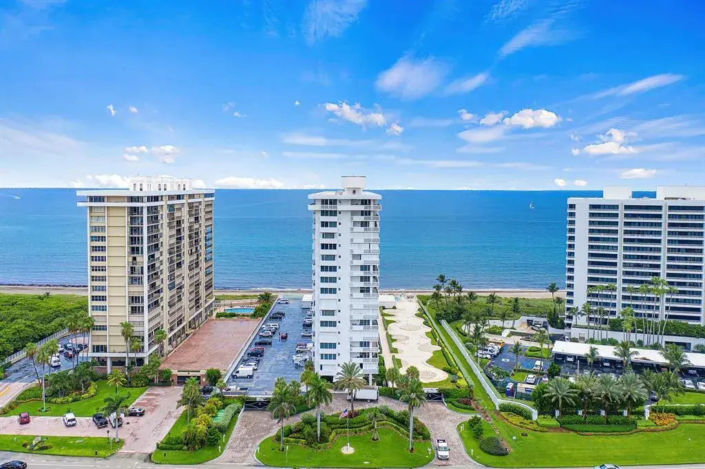 3 bedroom 2 bath for sale at 1180 S Ocean Boulevard # 8a, Boca Raton FL 33432