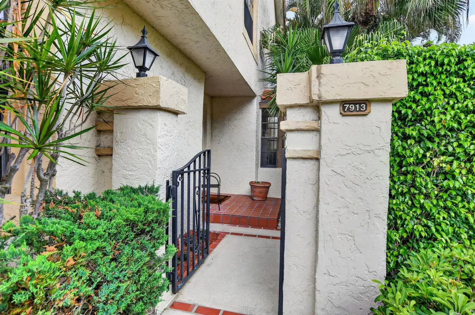 7913 La Mirada Drive, Boca Raton FL 33433