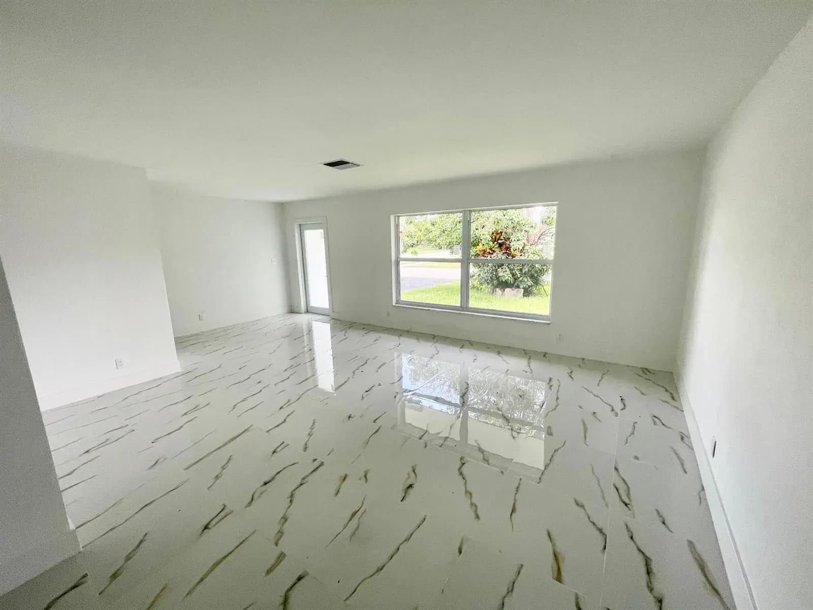 6606 NW 95th Avenue, Tamarac FL 33321
