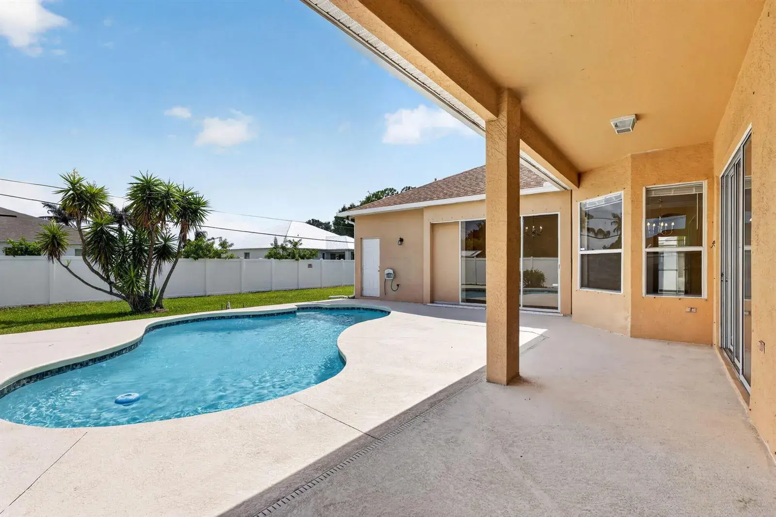 268 SW Moselle Avenue, Port St. Lucie FL 34984