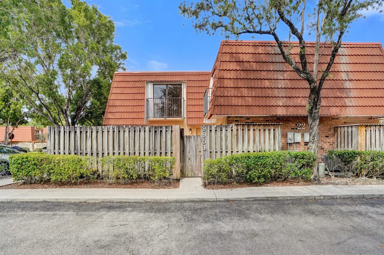 9951 NW 6th Court, Plantation FL 33324