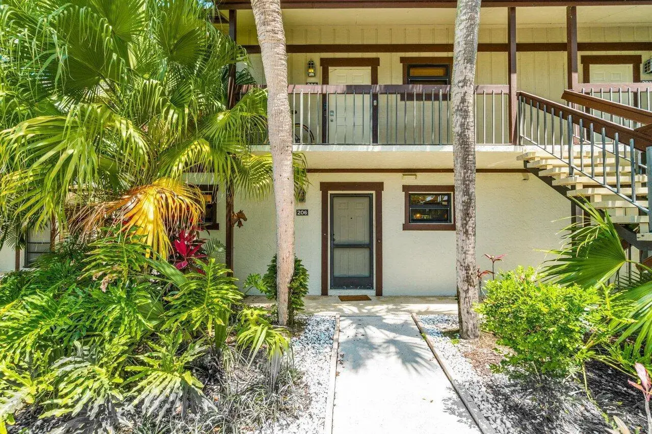 13334 Polo Club Road # 206, Wellington FL 33414