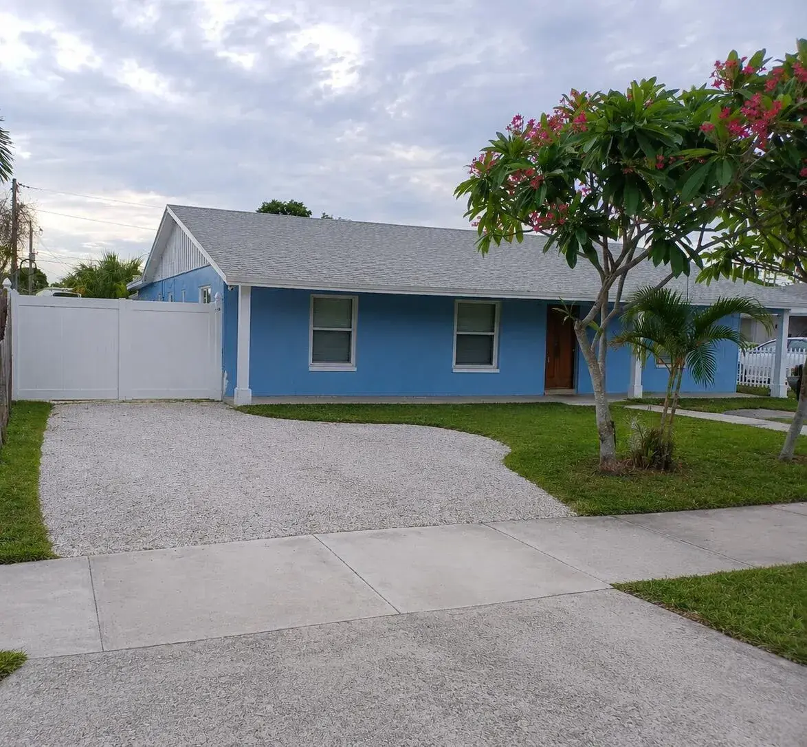 4 bedroom 2 bath for sale at 3308 Lake Avenue, West Palm Beach FL 33405