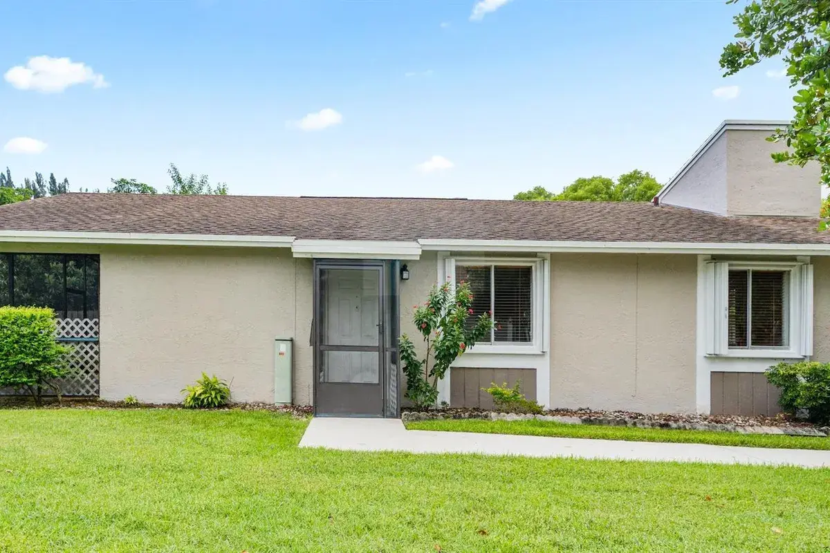 570 Woodgate Circle # A, Sunrise FL 33326
